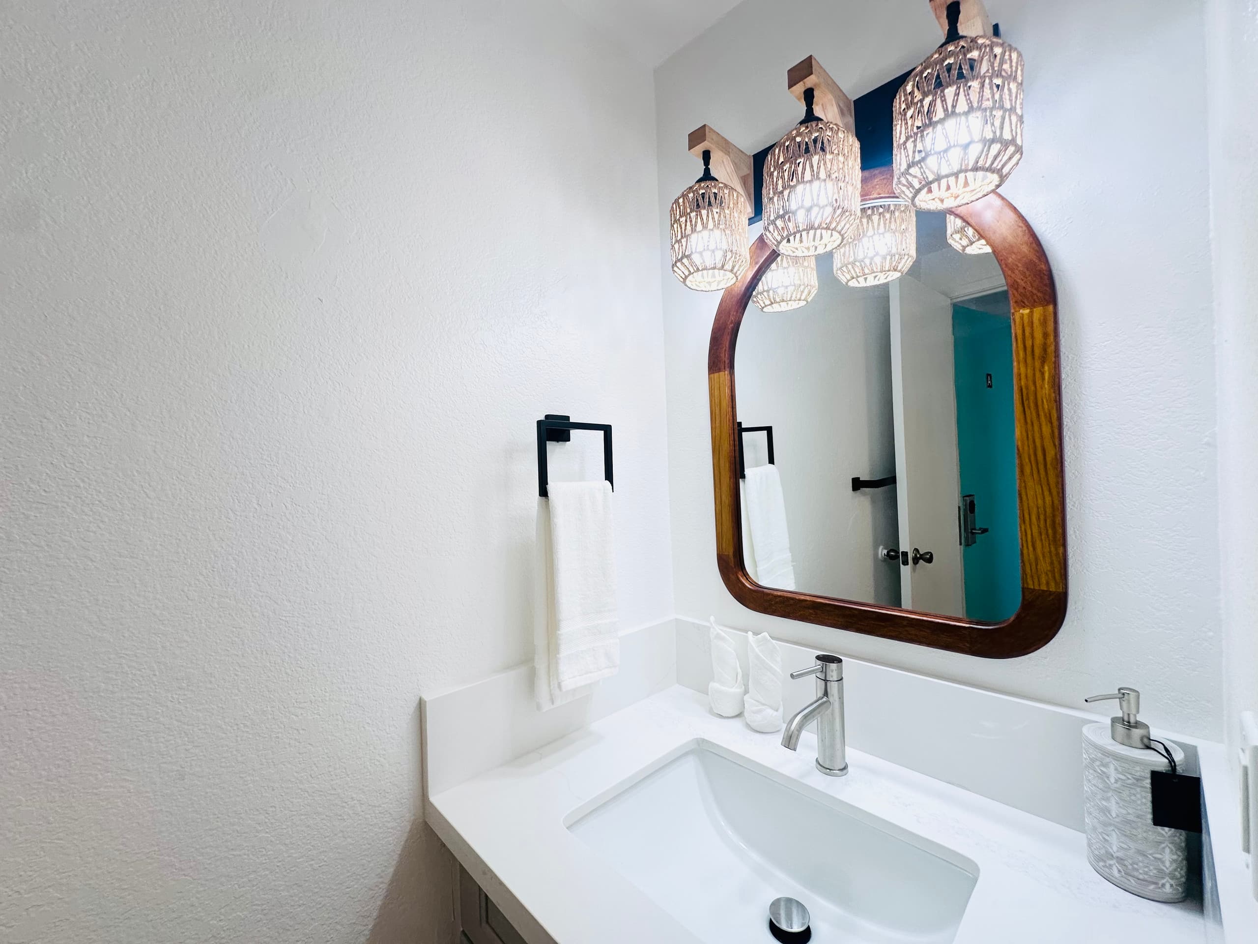 Entire newly renovated ocean view unit 38FL 2B2B - Image 46