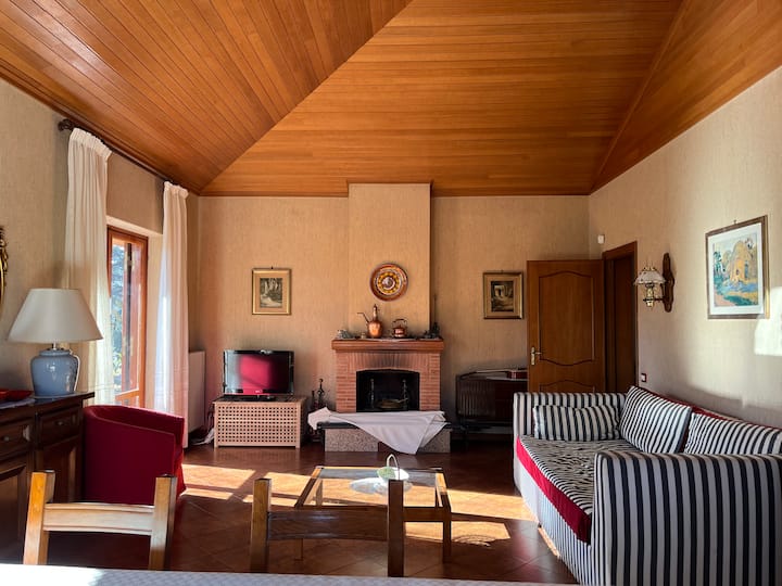 A Villa Near The Lake Of Castel Gandolfo - Marino