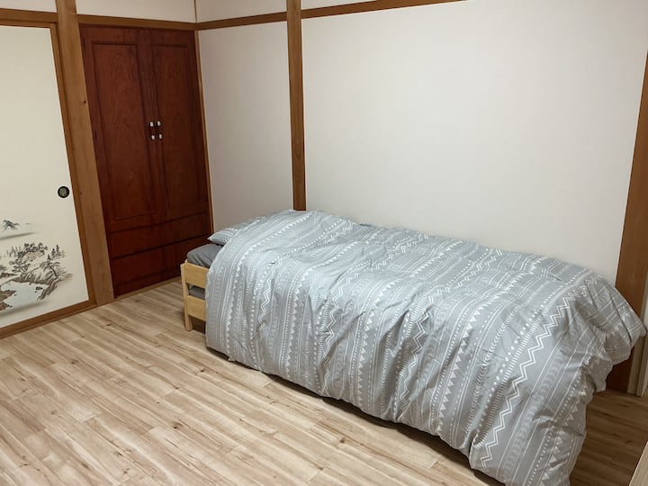 საძინებელი 2