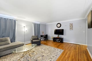 Amherst 3 Bed 2 Bath House with King Bed, photo 6 of 38