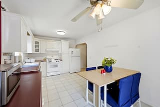 Amherst 3 Bed 2 Bath House with King Bed, photo 12 of 38