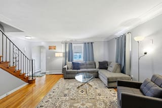 Amherst 3 Bed 2 Bath House with King Bed, photo 5 of 38