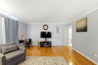 Amherst 3 Bed 2 Bath House with King Bed, photo 3 of 38