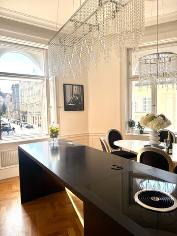 5 STAR LUXURY quiet apartment in the city center gallery image 4