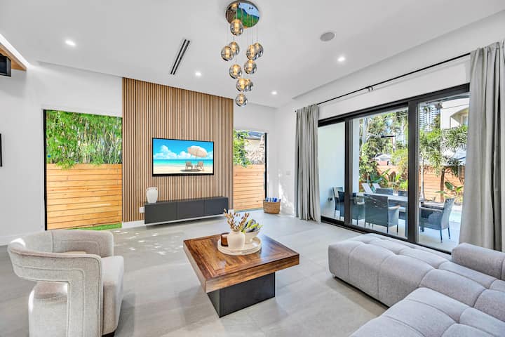 Luxury 6br Las Olas Family Retreat W/ Heated Pool - Fort Lauderdale, FL