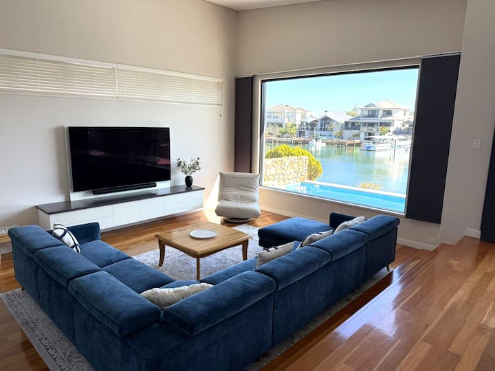 Paradise Quays Waterfront Living + Boat Jetty - マンジュラ