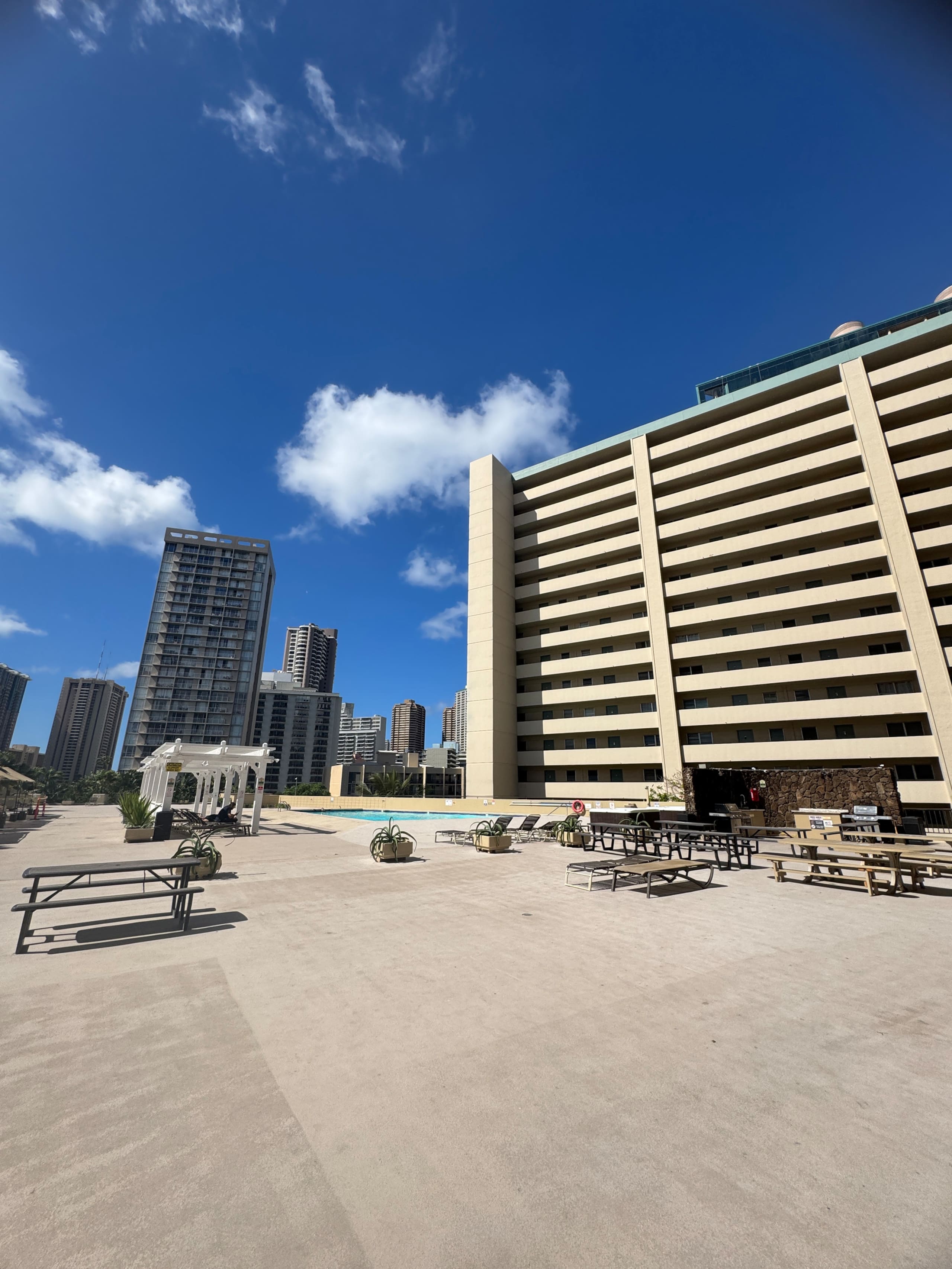 Condo in Honolulu · ★5.0 · 1 bedroom · 2 beds · 1 private bath - Image 33