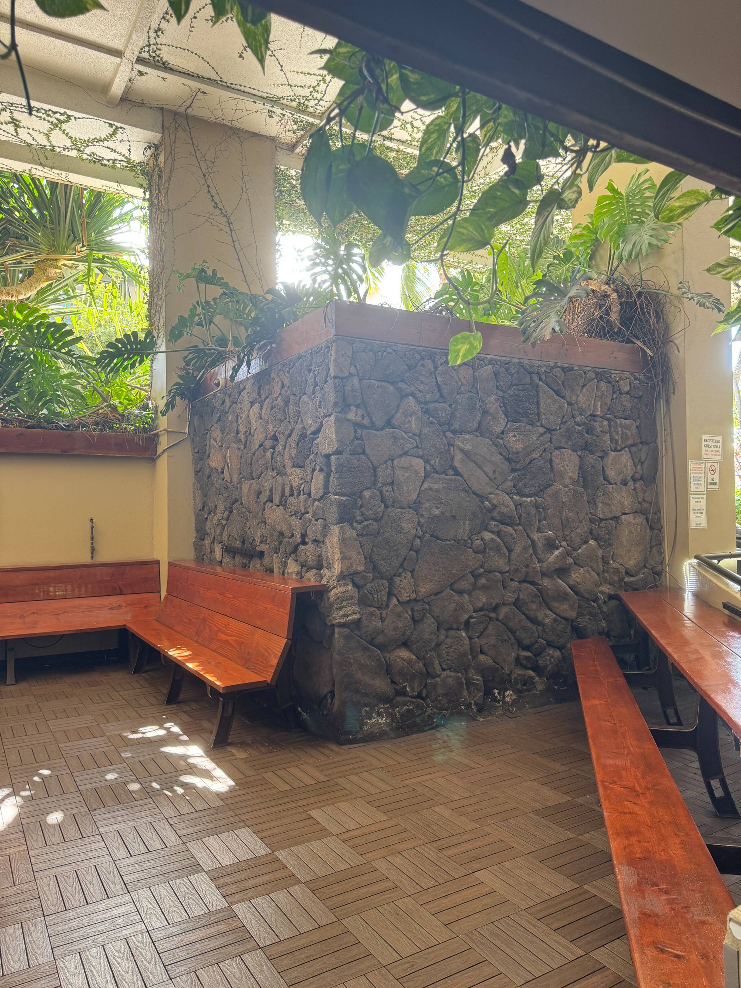 Condo in Honolulu · ★5.0 · 1 bedroom · 2 beds · 1 private bath - Image 43