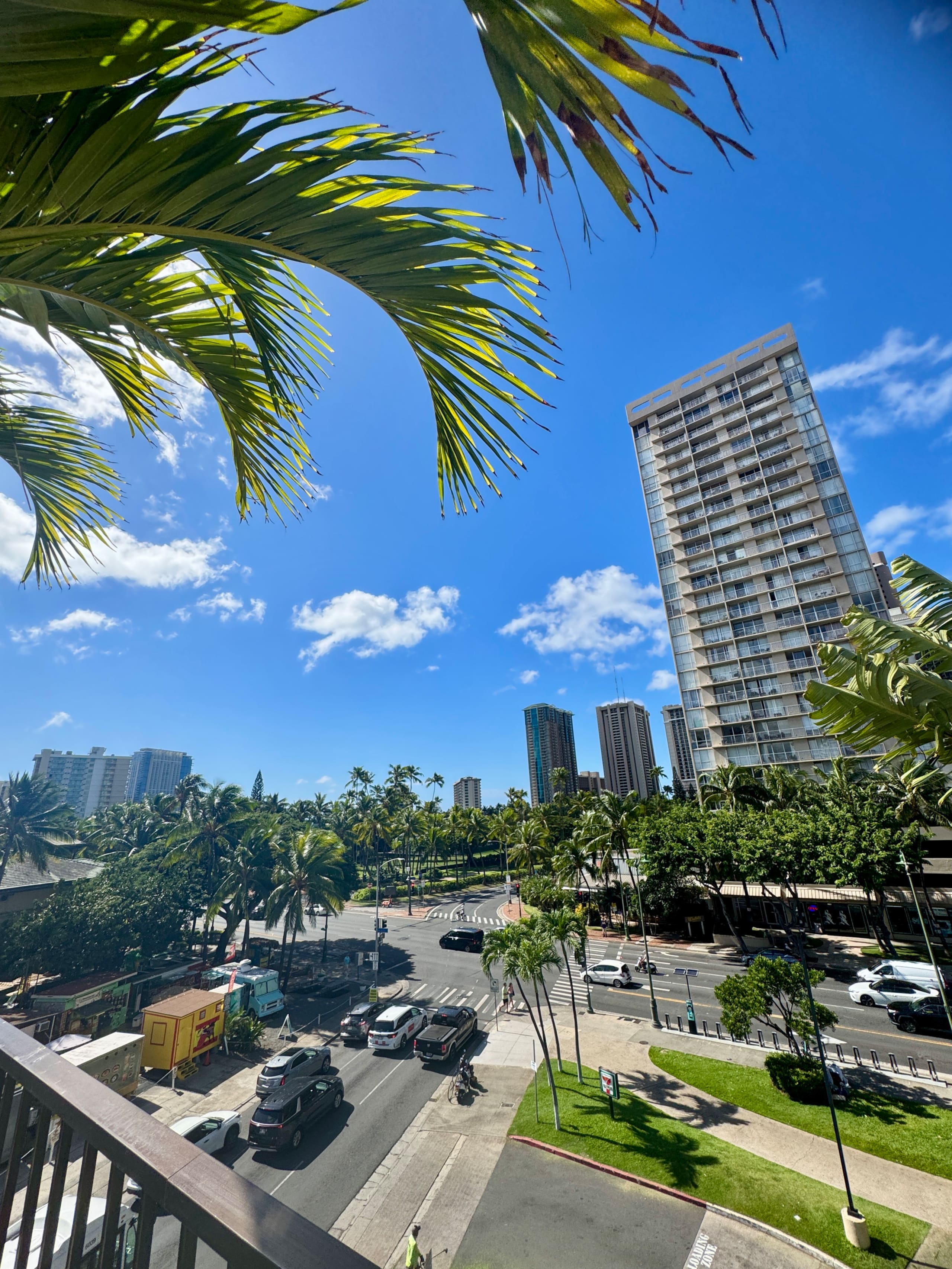 Condo in Honolulu · ★5.0 · 1 bedroom · 2 beds · 1 private bath - Image 37