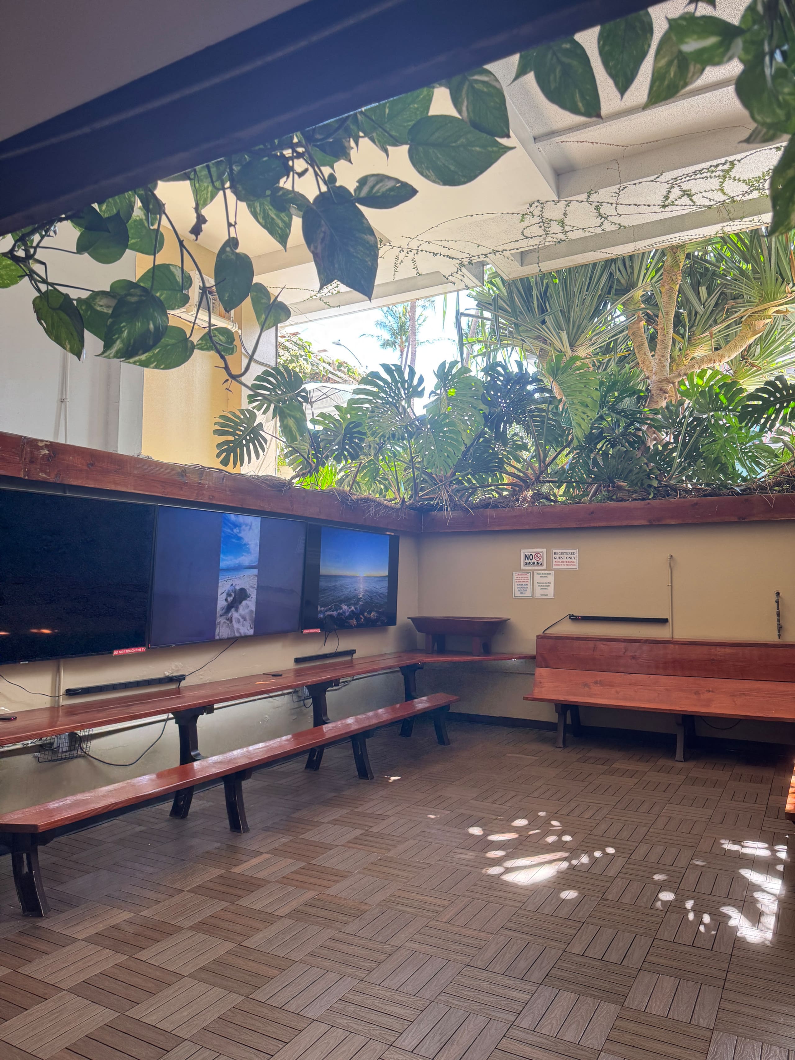 Condo in Honolulu · ★5.0 · 1 bedroom · 2 beds · 1 private bath - Image 42