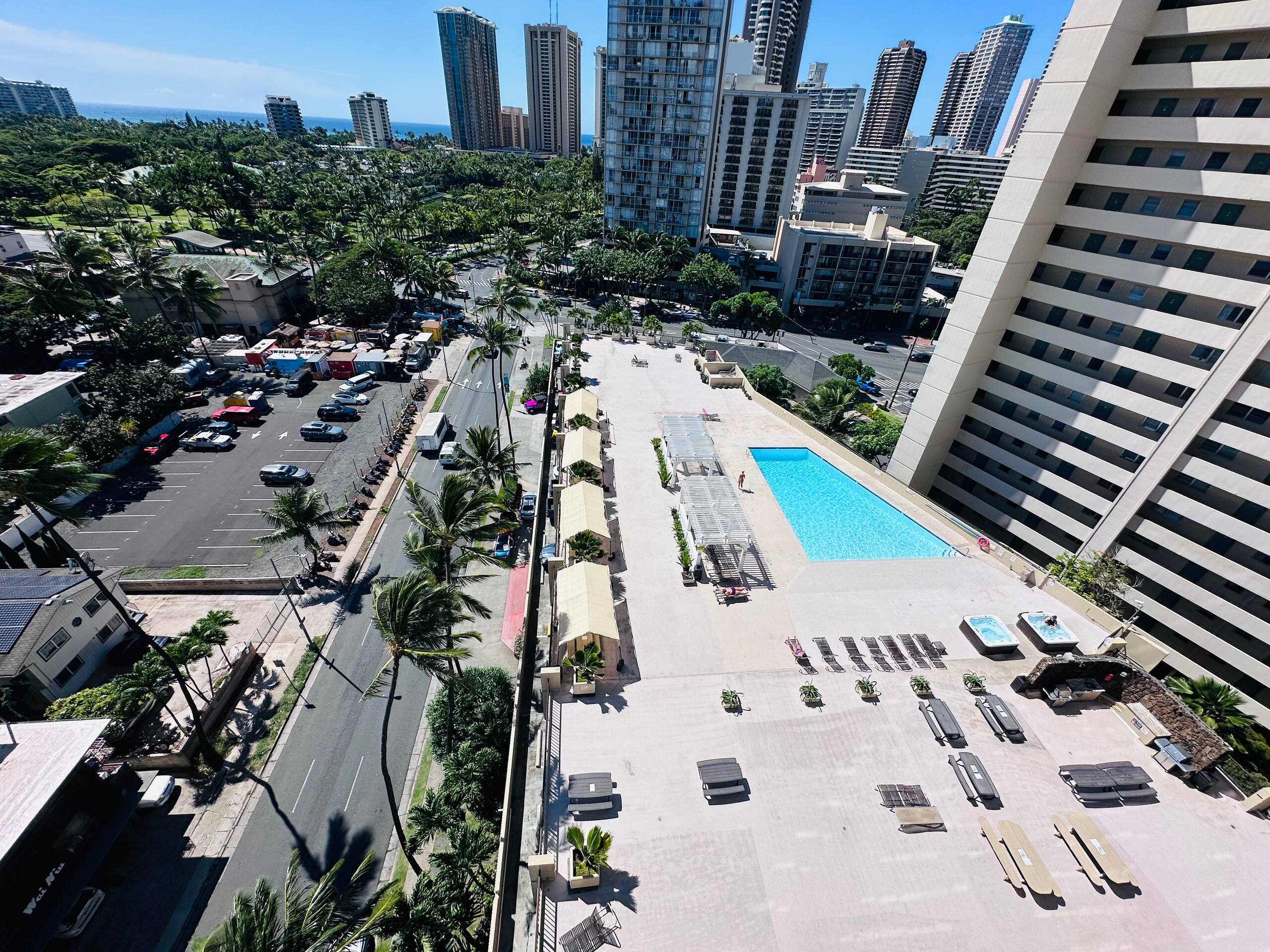 Condo in Honolulu · ★5.0 · 1 bedroom · 2 beds · 1 private bath - Image 34