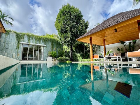 Luxe Tropical Retreat – Spacious 4BR Pool Villa