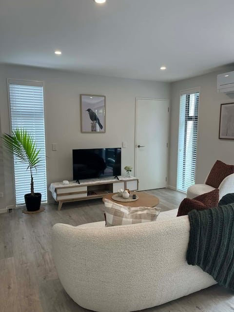 Popular Airbnb listing: Saint Albans Stunner in St Albans