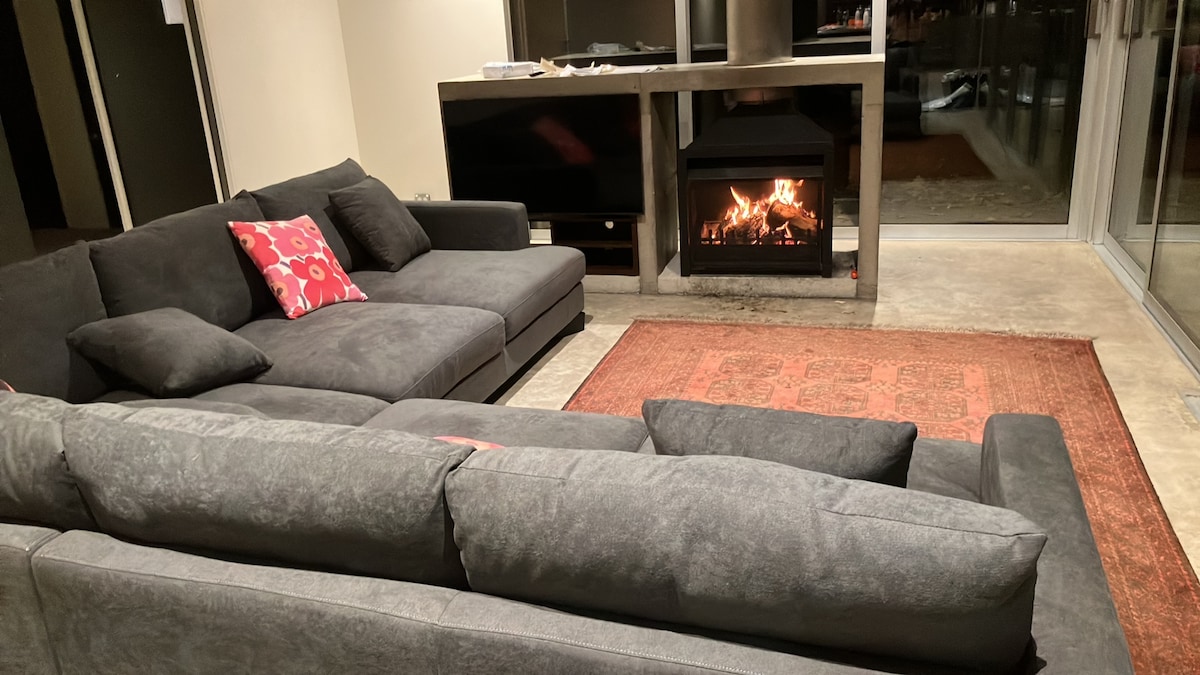 Top Airbnb: Hawksburn Vineyard in Central Otago District West