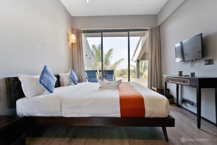 Bedroom 1 image 2