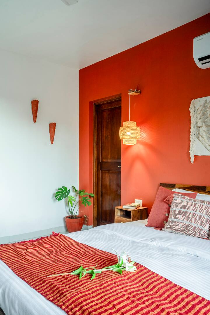Bedroom 1 image 6