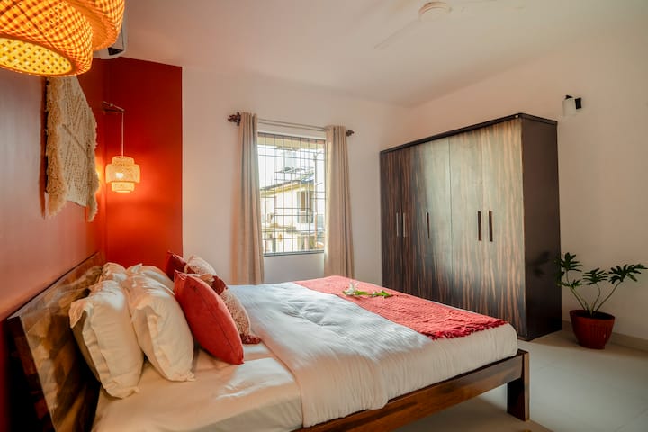 Bedroom 1 image 7