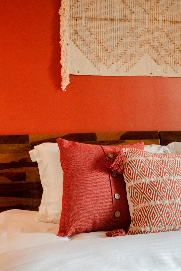 Bedroom 1 image 2