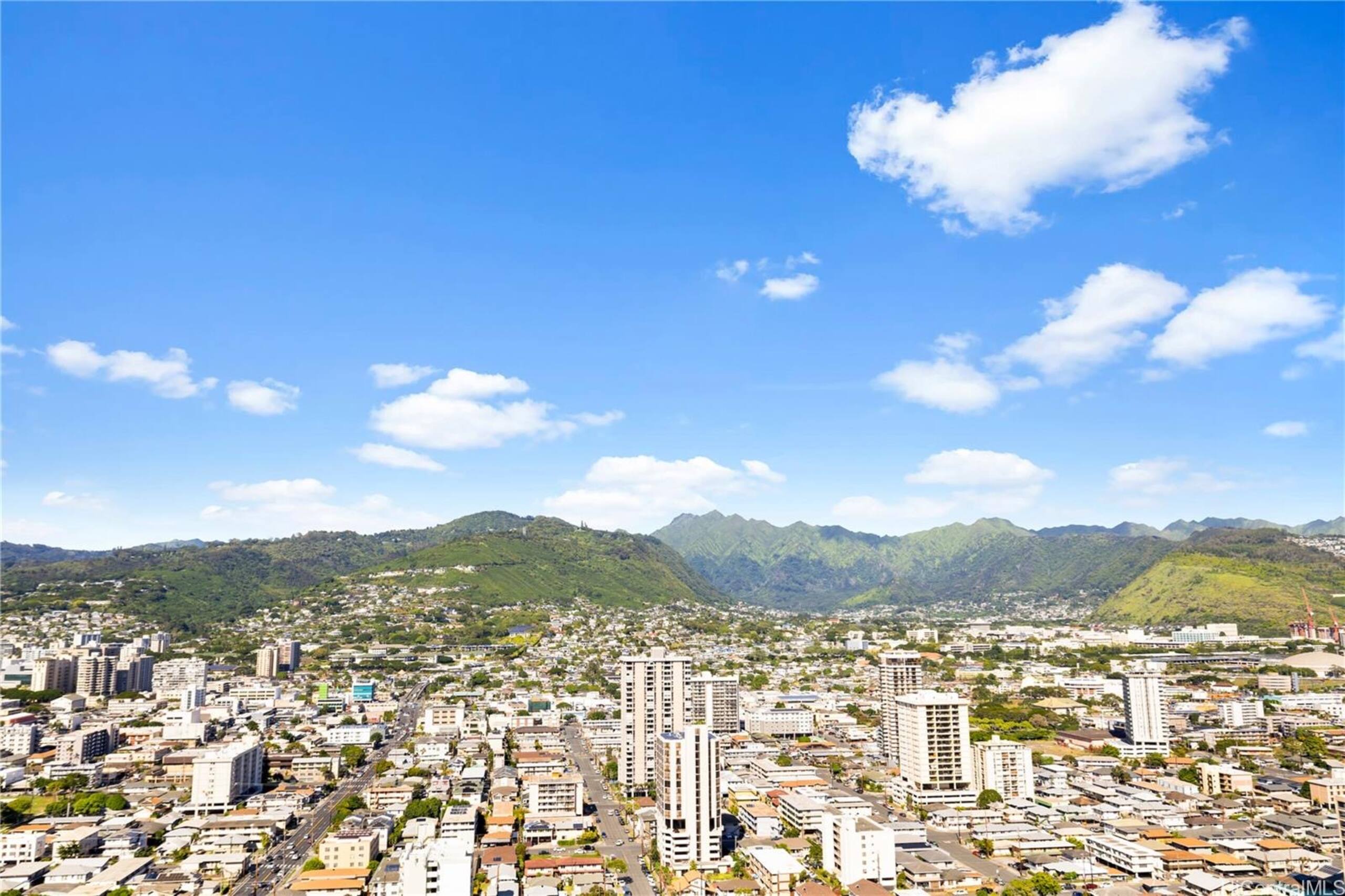 Condo in Honolulu · ★4.95 · 1 bedroom · 1 bed · 1 private bath - Image 23