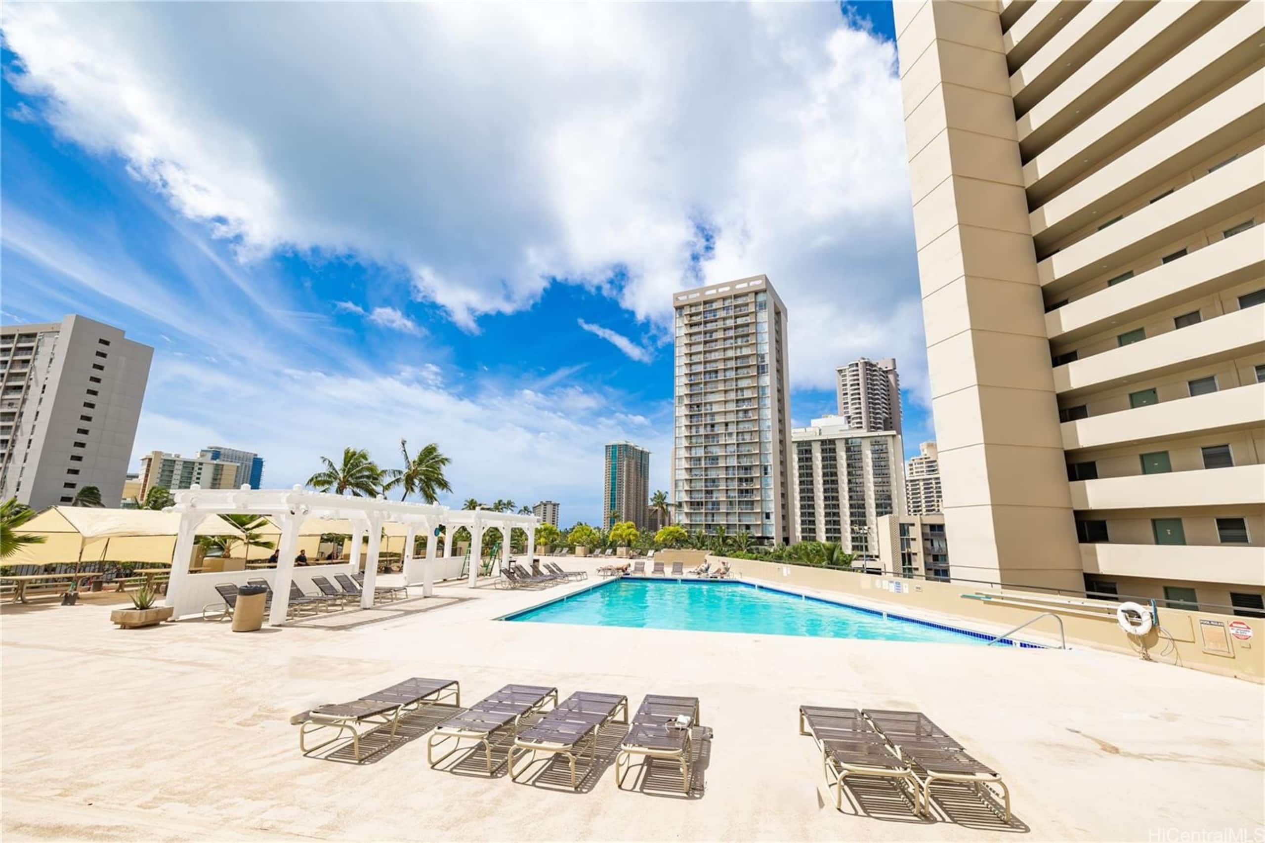 Condo in Honolulu · ★4.95 · 1 bedroom · 1 bed · 1 private bath - Image 22