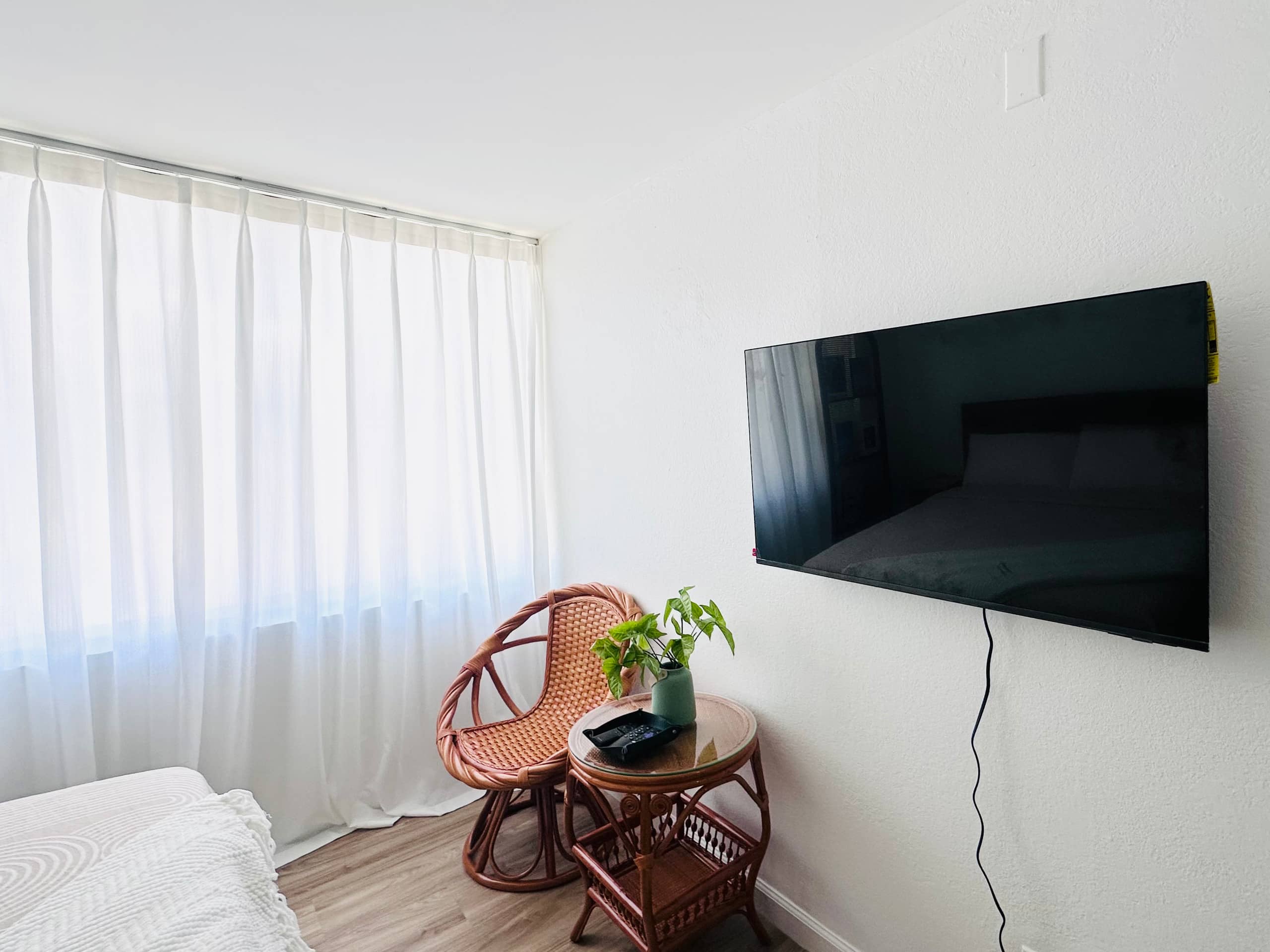 Condo in Honolulu · ★4.95 · 1 bedroom · 1 bed · 1 private bath - Image 14
