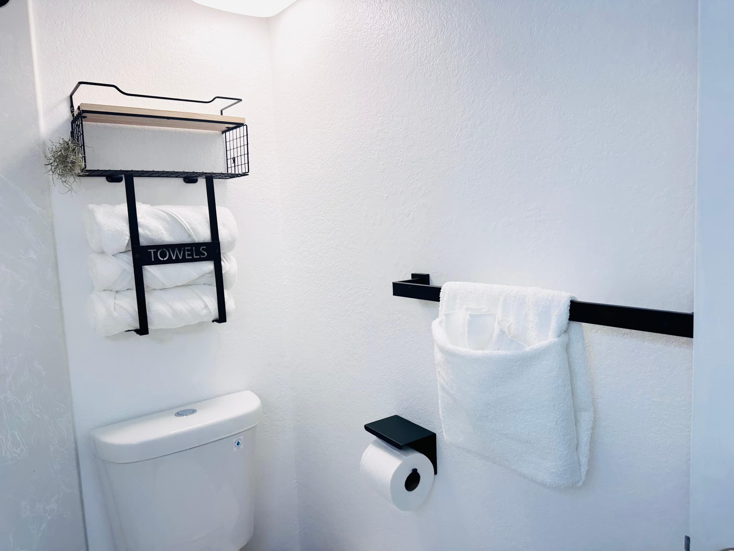 Condo in Honolulu · ★4.95 · 1 bedroom · 1 bed · 1 private bath - Image 21