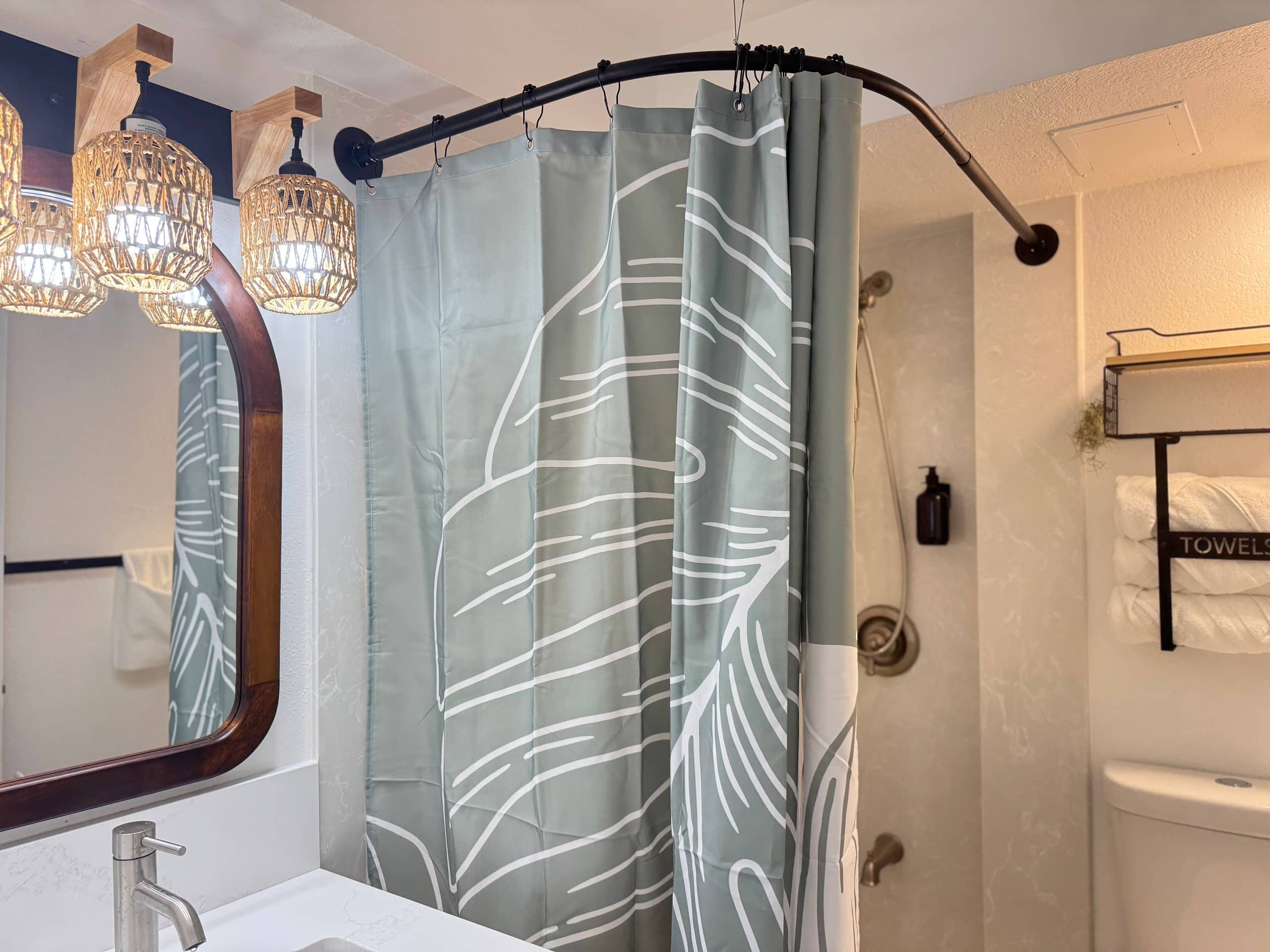 Condo in Honolulu · ★4.95 · 1 bedroom · 1 bed · 1 private bath - Image 17