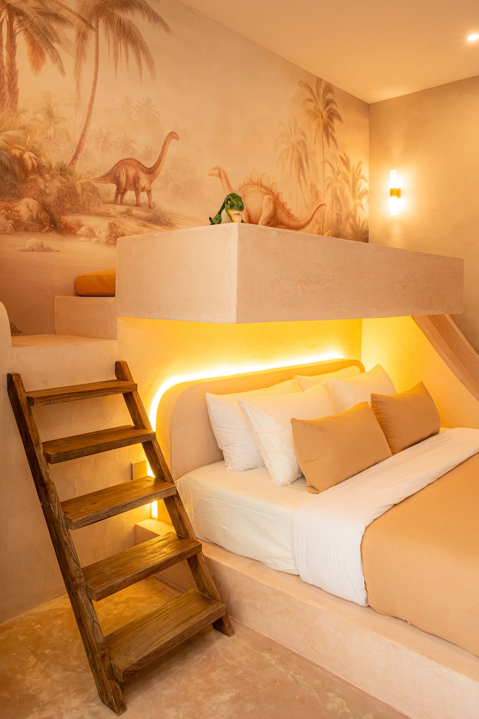 A dinosaur-themed villa in Pererenan, Pererenan, Bali, Indonesia, photo 10 of 10