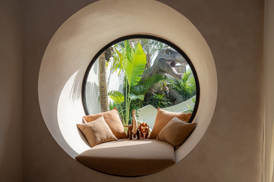 A dinosaur-themed villa in Pererenan, Pererenan, Bali, Indonesia, photo 3 of 10