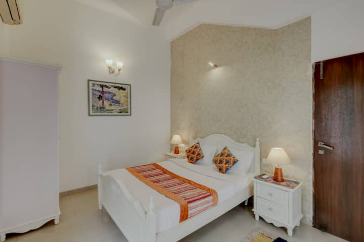 Bedroom 1 image 1