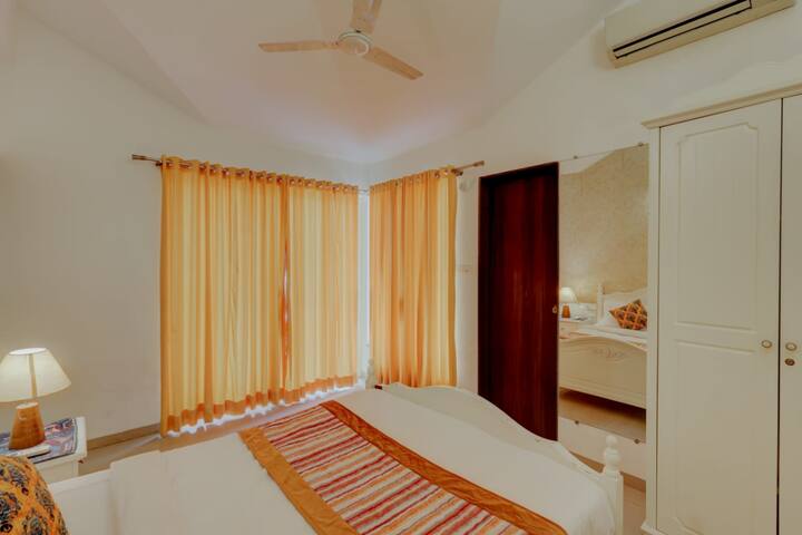 Bedroom 1 image 3