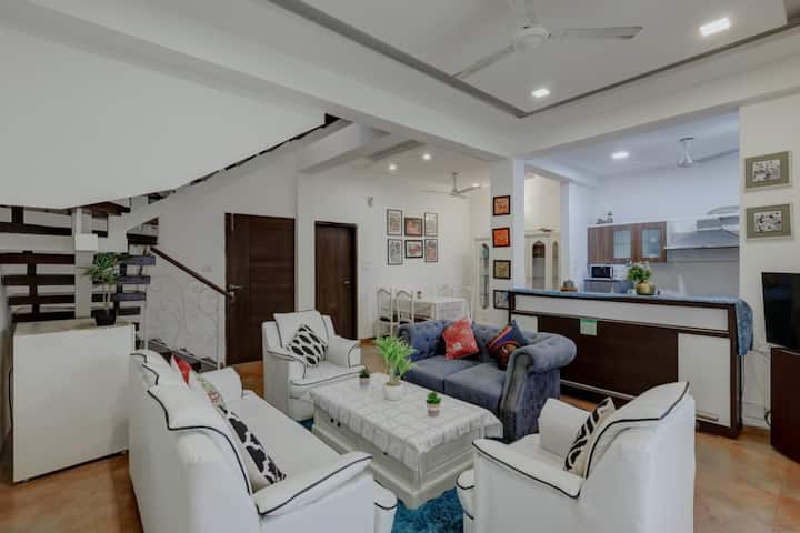 Living room image 1