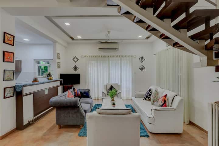 Living room image 4