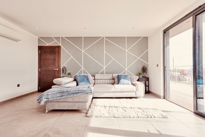 20% Off, Sleeps6 Penthouse, Parking, Fastwifi - Chelmsford