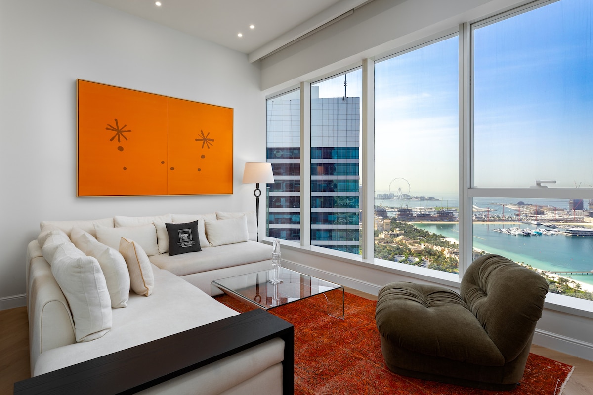 Top Airbnb: High-Floor Haven w/ Open Sea Views on Palm Entry in Al Sufouh Second