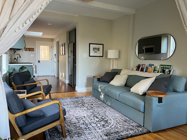 Sunny Side Up Studio Apartment - Owen Sound
