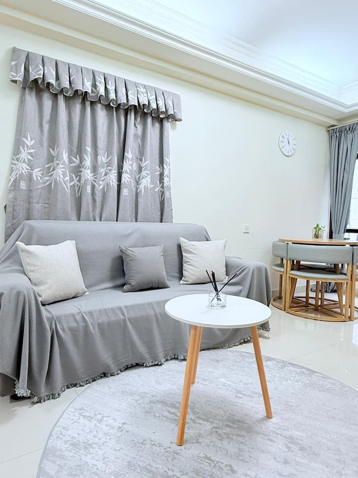 New Spacious & Quiet 2br 3 Min To Tst Mtr - North Point