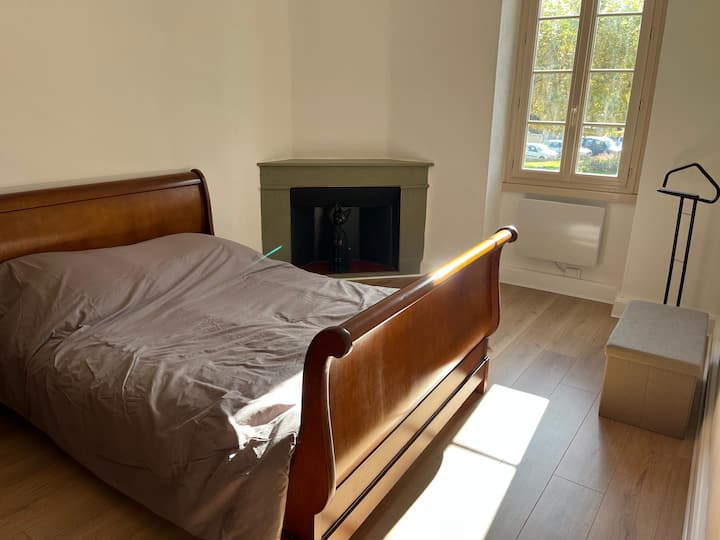 Საძინებელი 1
Ორადგილიანი საწოლით 