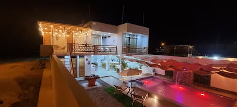 Beach house with pool Camaná