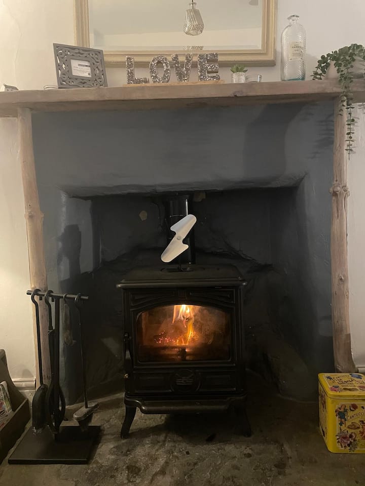 Romantic Cottage With Hot Tub, Pet Friendly. - Fife