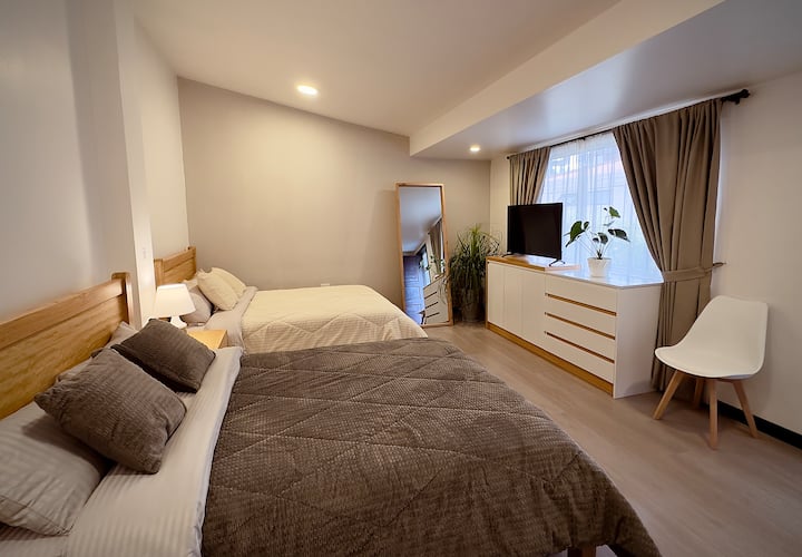 Cálida Suite+parqueo Gratis A 5 Min Del Centro - Cuenca