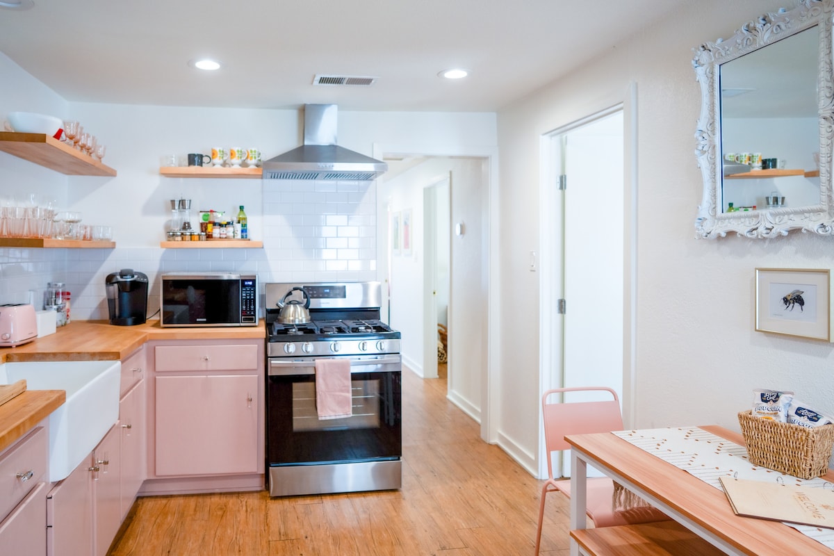 Walk to Downtown | 3BR Artsy Foodie Haven