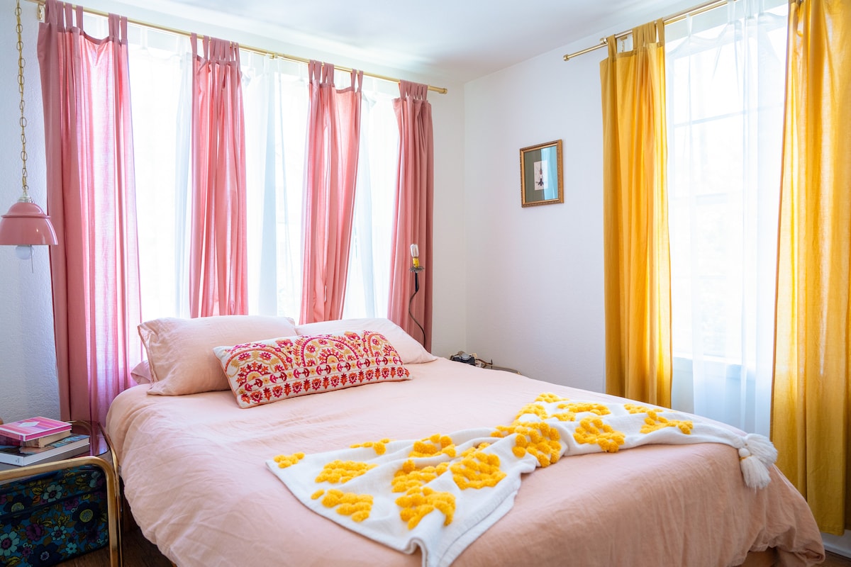 Walk to Downtown | 3BR Artsy Foodie Haven