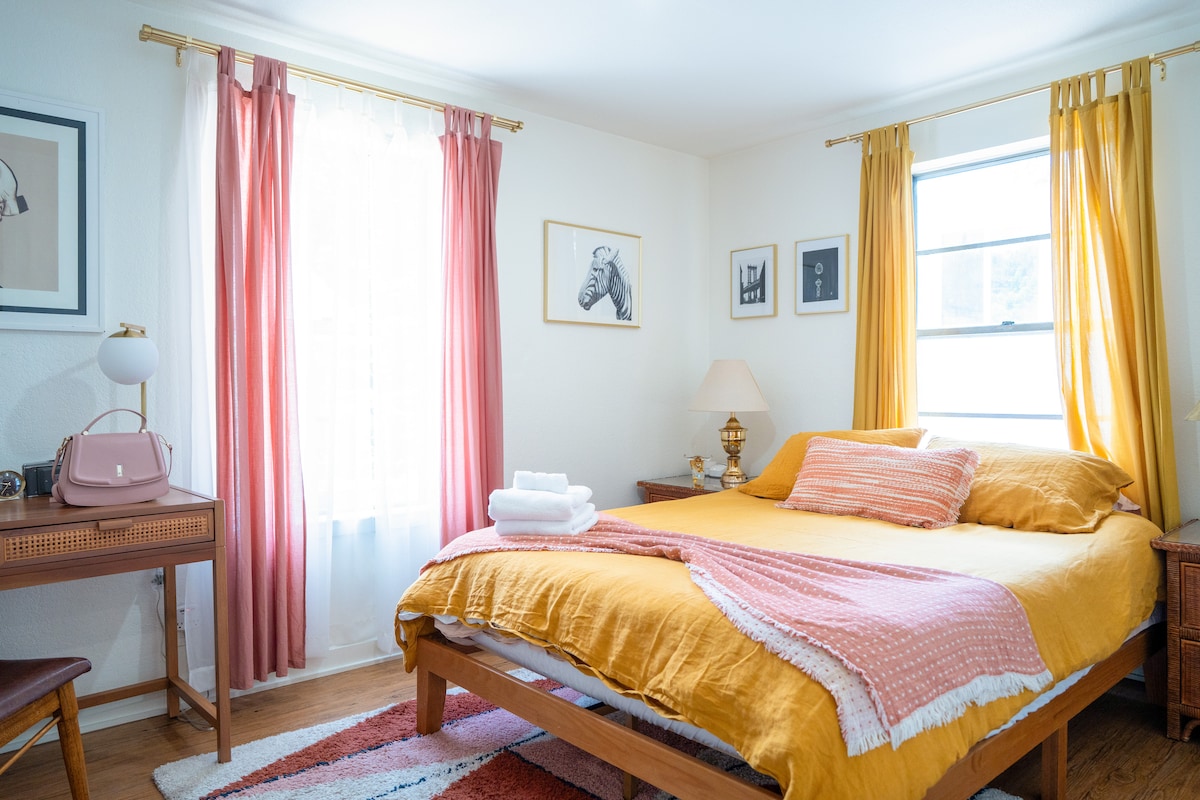 Walk to Downtown | 3BR Artsy Foodie Haven