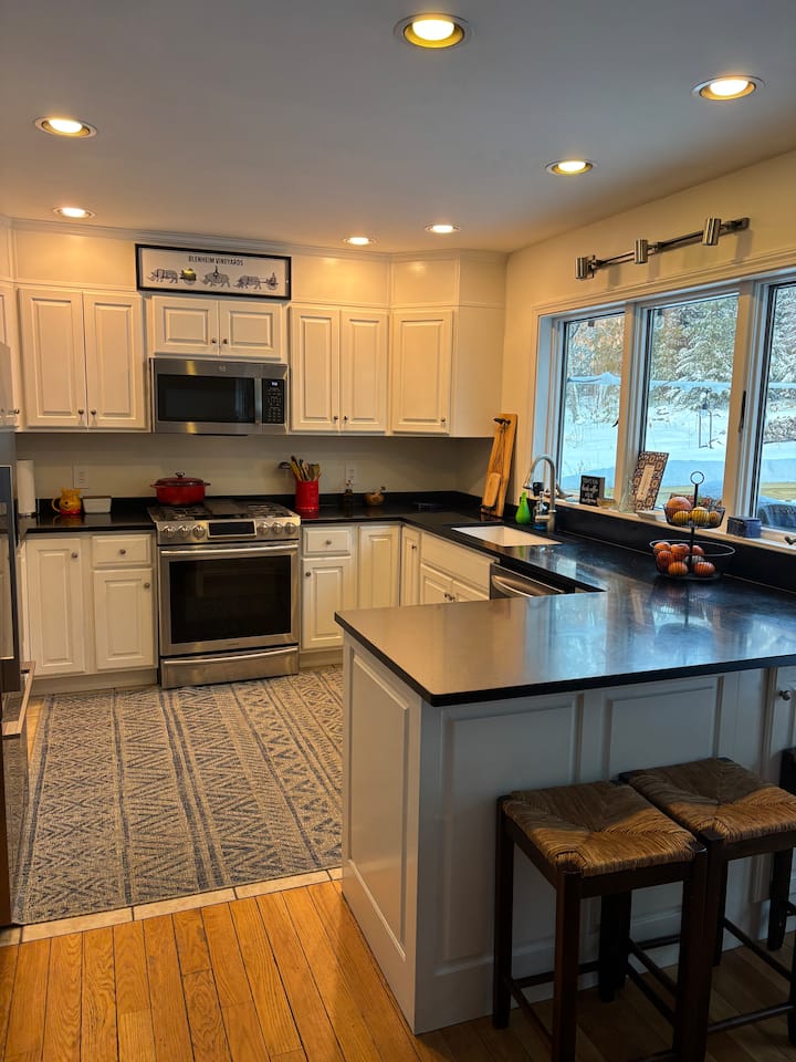 Rockport Village Home-convenient Location. - Rockland, ME