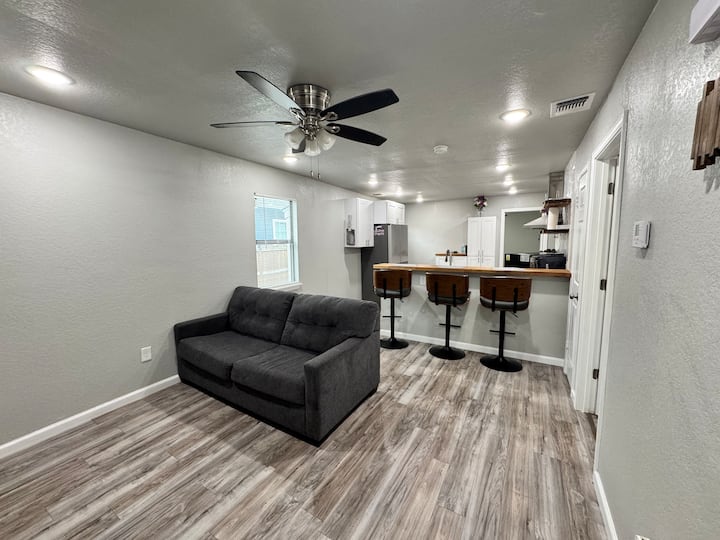 Cozy Home In San Antonio! - San Antonio, TX