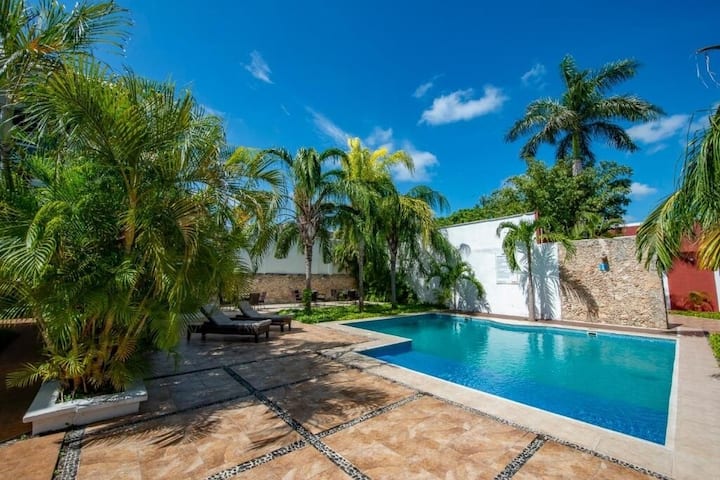 2 Stays Near Mérida Center, 2 Double Rooms Each - Merida