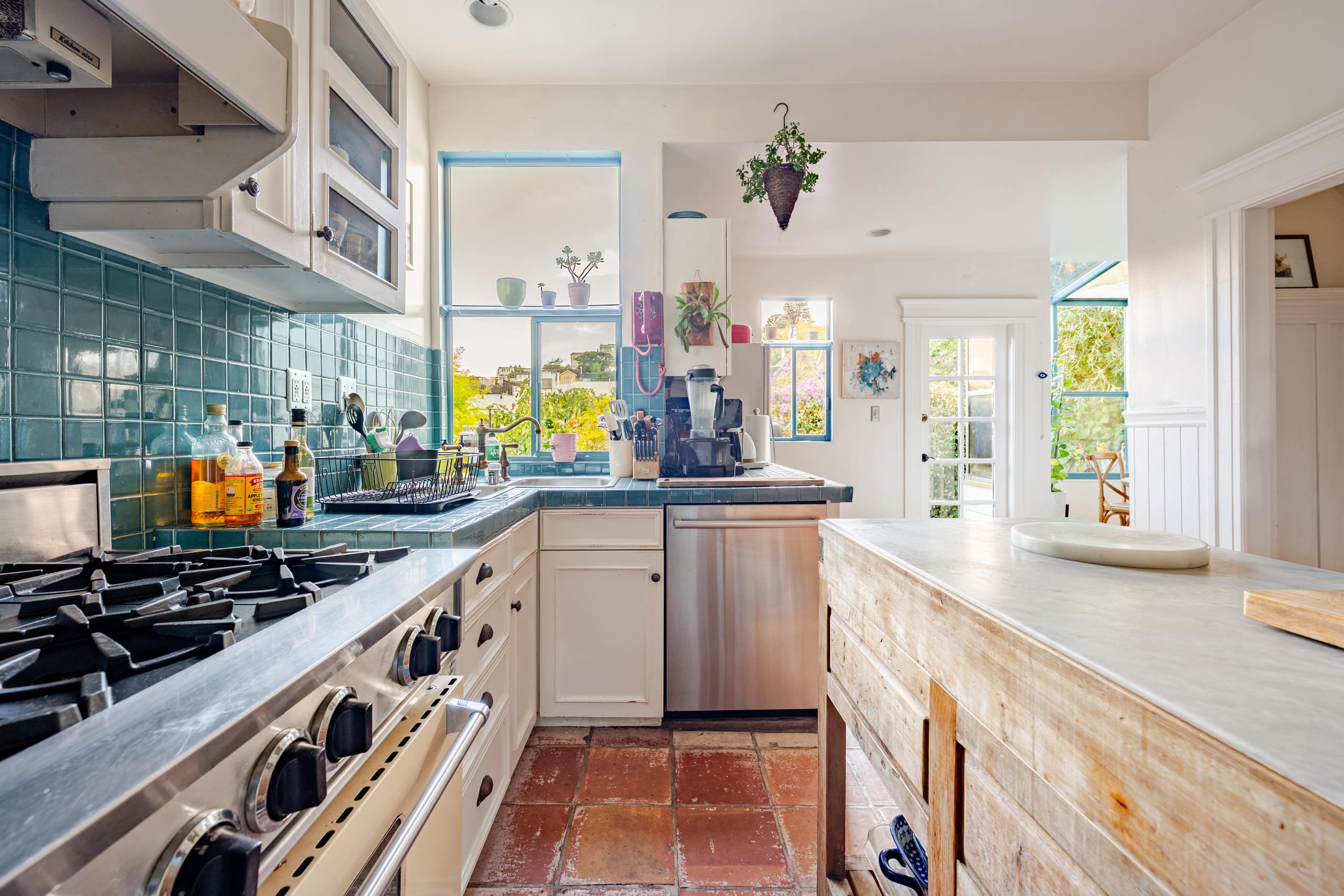 Home in San Francisco · ★4.0 · 3 bedrooms · 3 beds · 2 baths - Image 12