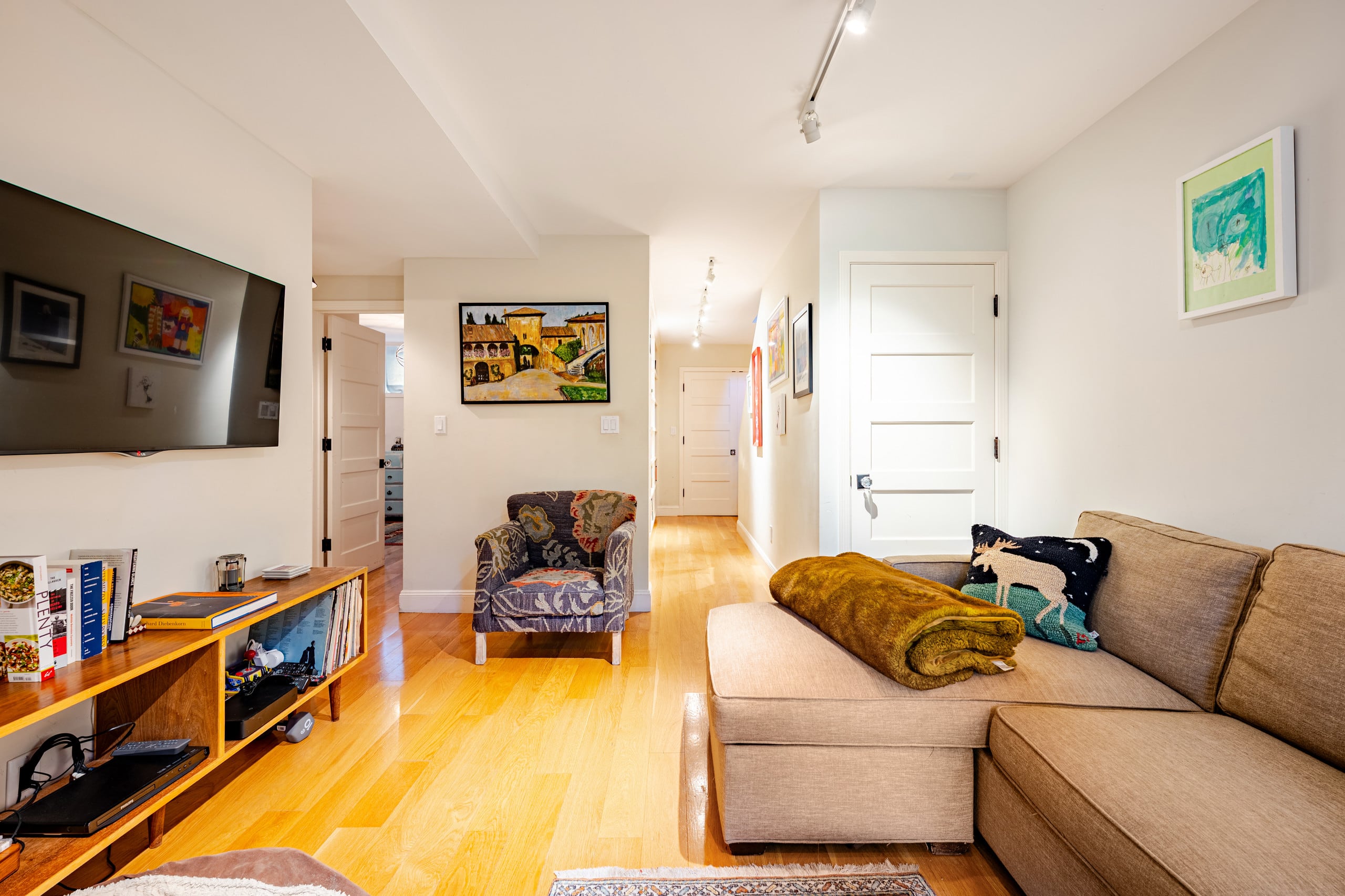 Home in San Francisco · ★4.0 · 3 bedrooms · 3 beds · 2 baths - Image 10