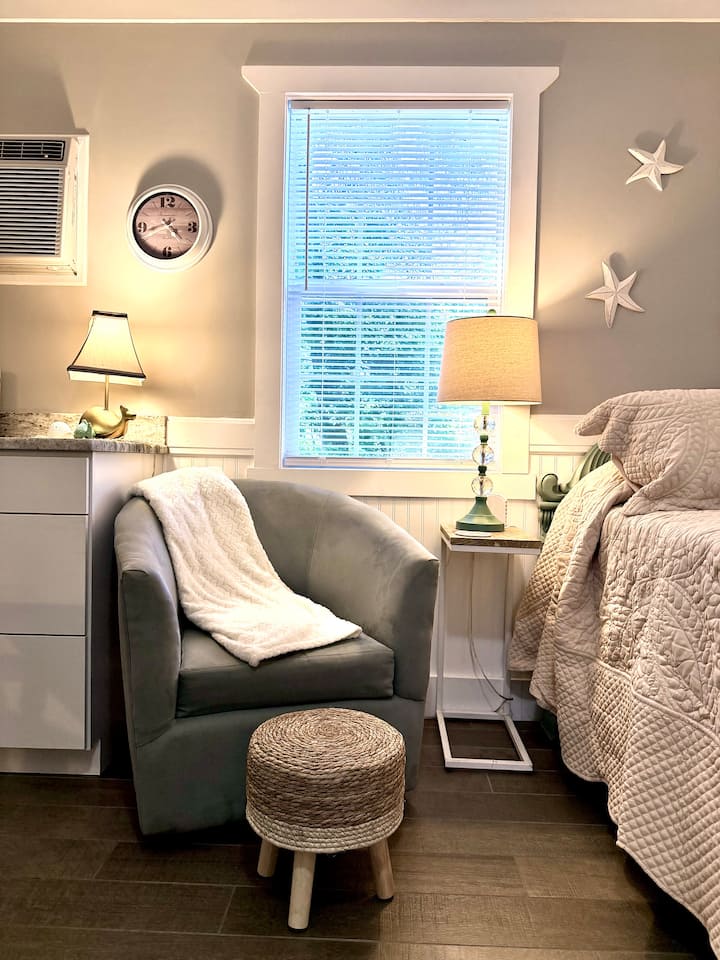 Cozy Private Studio Near Beach/east Bay Hideaway - ナバー, FL